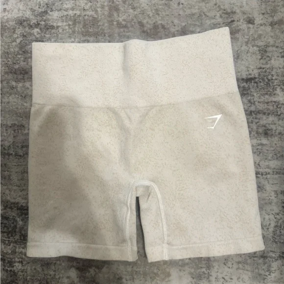 Gymshark Adapt Fleck Shorts 🥥 - Picture 4 of 4